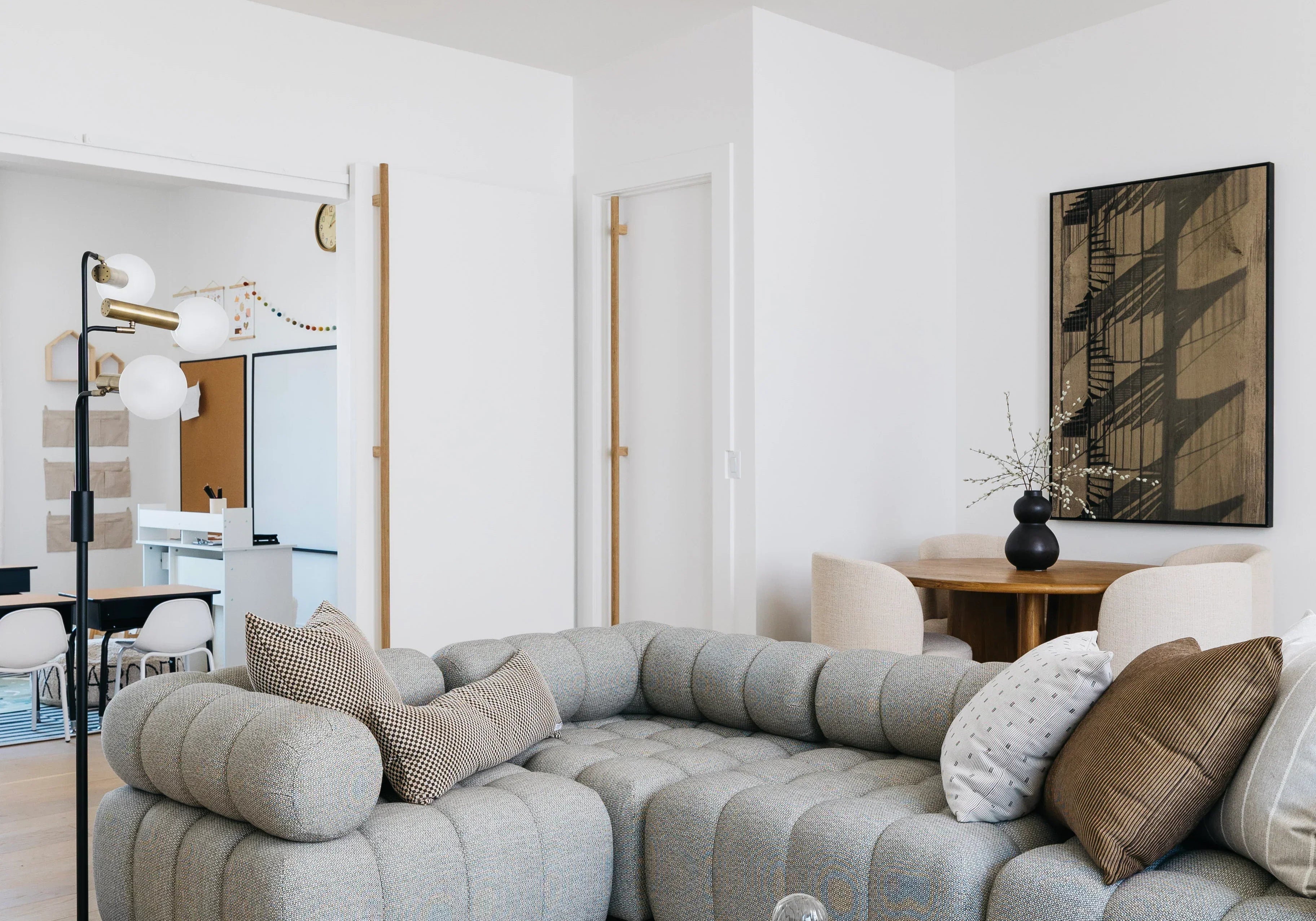 Luxury Modern Interiors: The Art of Combining Warmth, Texture, and Warm Minimalist Interior Design