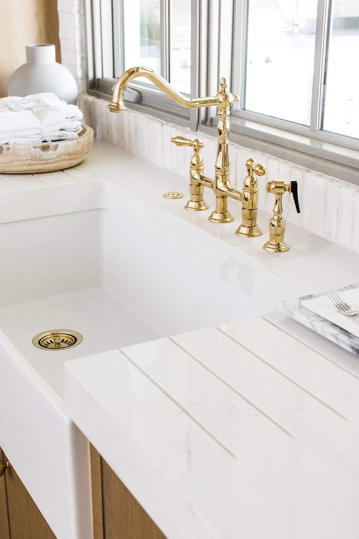 Heritage Large Bridge Kitchen Faucet with Side Sprayer