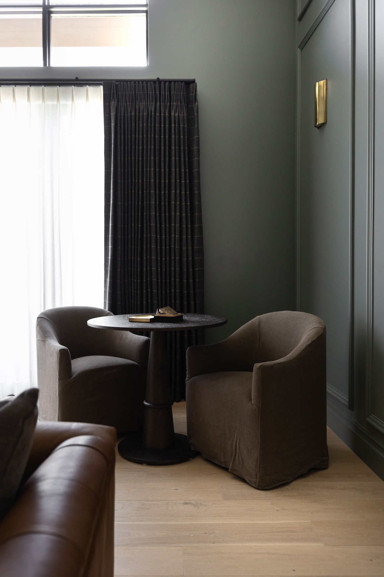 Cove Dining Chair With Casters