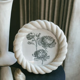 Twisted Edge Round Frame